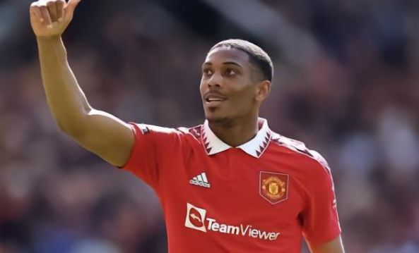 而安德玛的 而安德玛的