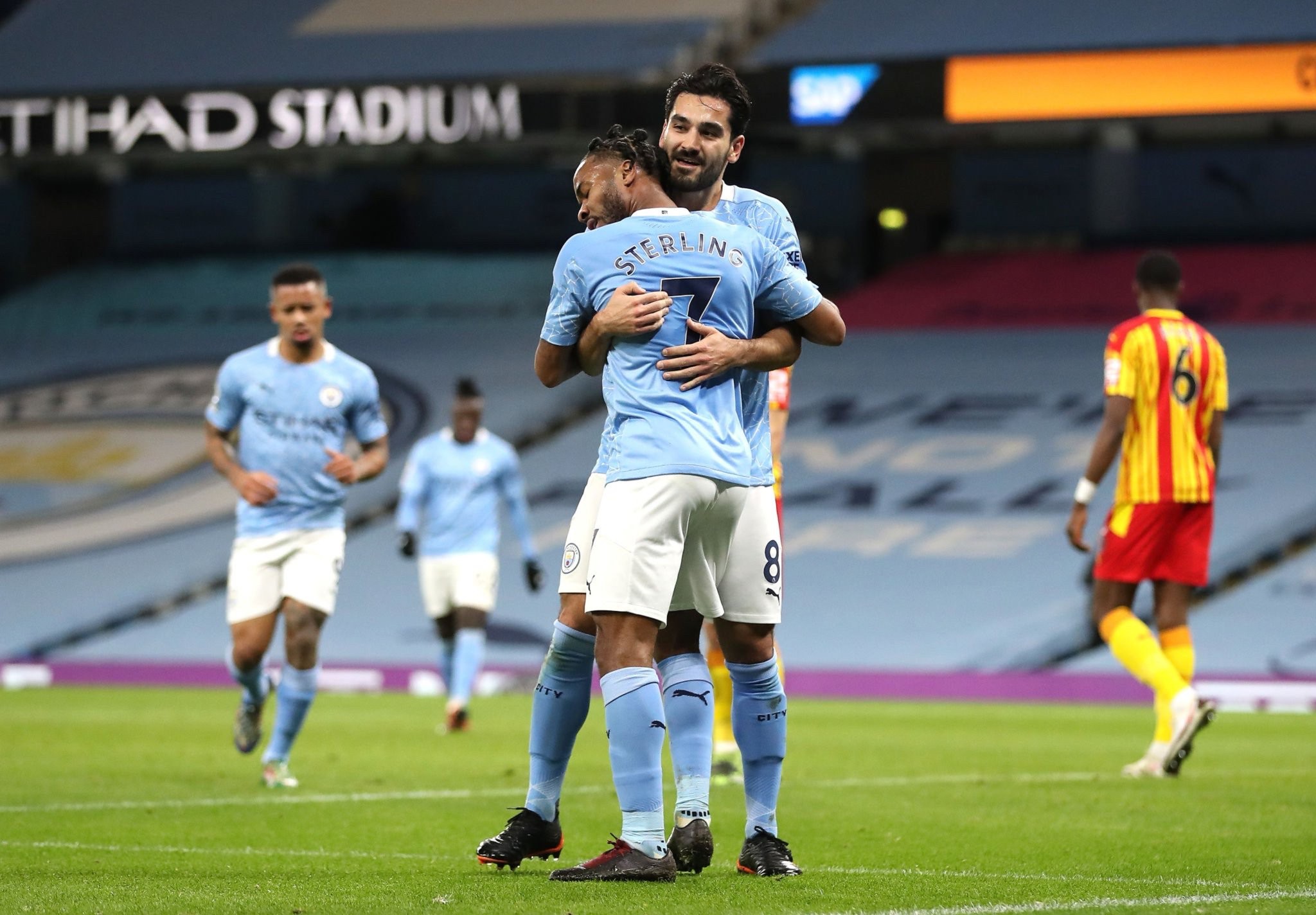 场并攻入制 场并攻入制