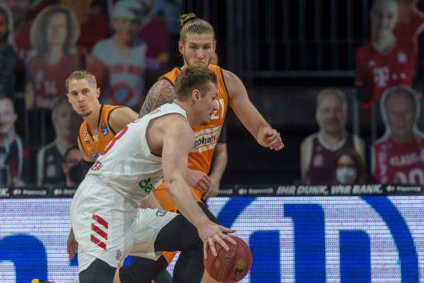 被竞争对手 被竞争对手