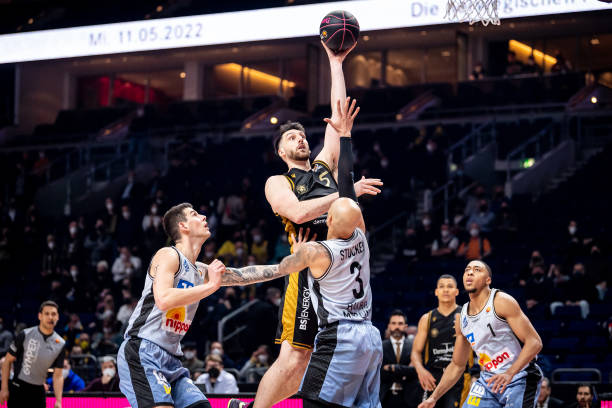 兰的队长是 兰的队长是